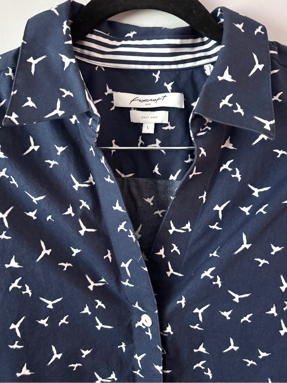 Foxcroft Navy with White Bird Print Tailored Button-Down Shirt Top Size L NWOT - Picture 3 of 9